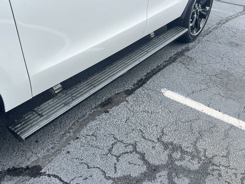 Used 2023 Ford Expedition Limited image 35