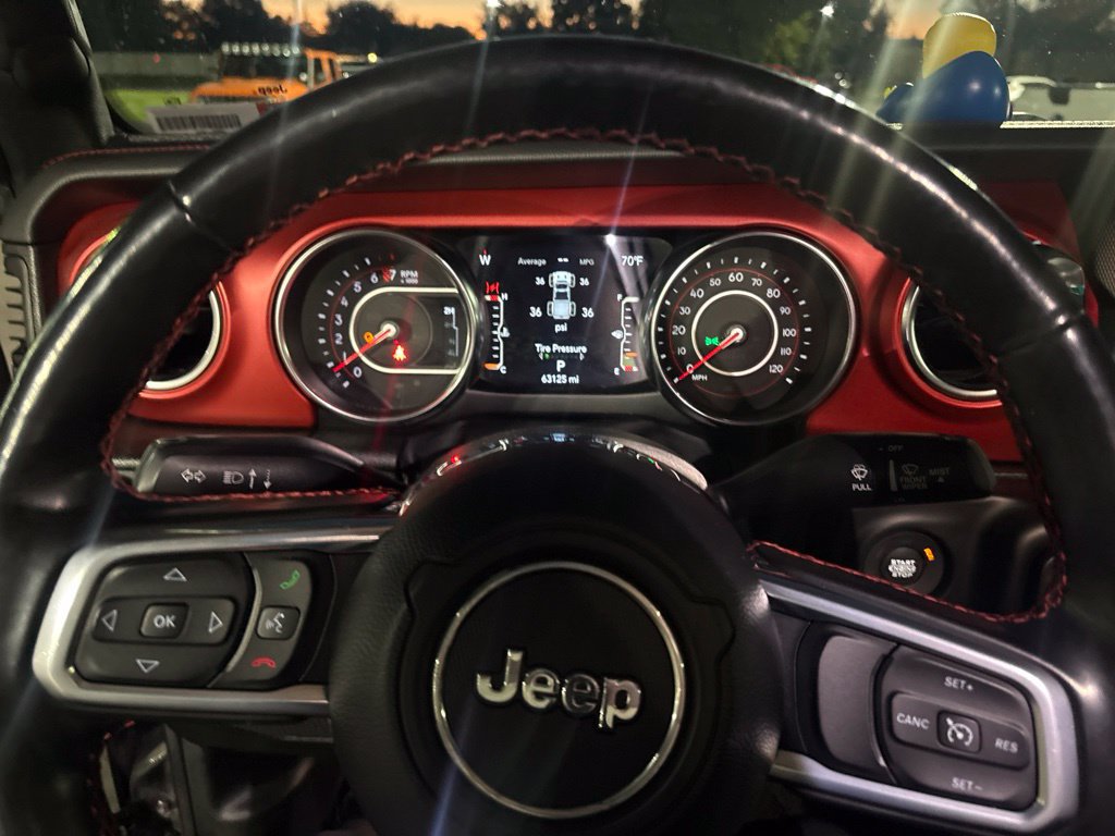 Used 2022 Jeep Gladiator Rubicon w/ Cold Weather Group AWD/4WD image 22