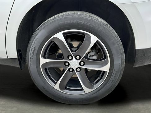 Used 2021 Buick Enclave Essence w/ Sport Touring Edition image 22