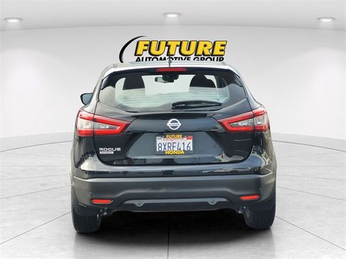 Used 2021 Nissan Rogue Sport S image 8