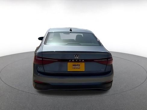Used 2025 Volkswagen Jetta SE FWD image 12