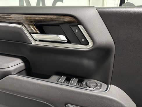 New 2026 GMC Sierra 1500 SLE w/ Preferred Package image 12