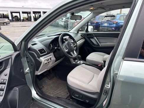 Used 2018 Subaru Forester 2.5i Premium w/ Protection Package #3 AWD/4WD image 10