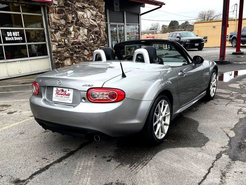 Used 2010 MAZDA MX-5 Miata Grand Touring w/ Premium Pkg image 11