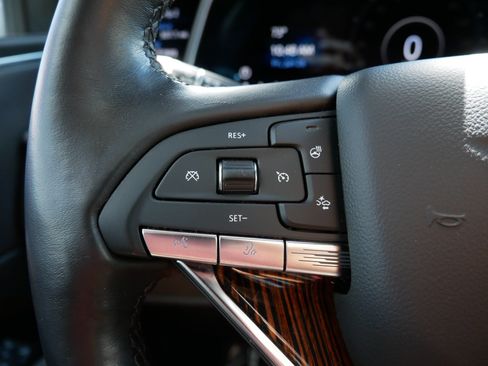 Used 2022 Cadillac Escalade ESV Premium Luxury AWD/4WD image 28