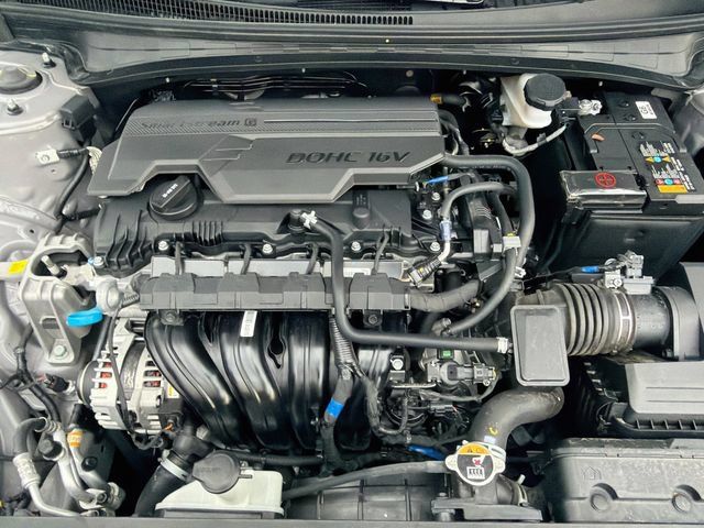 Certified 2025 Hyundai Elantra Sport FWD image 28