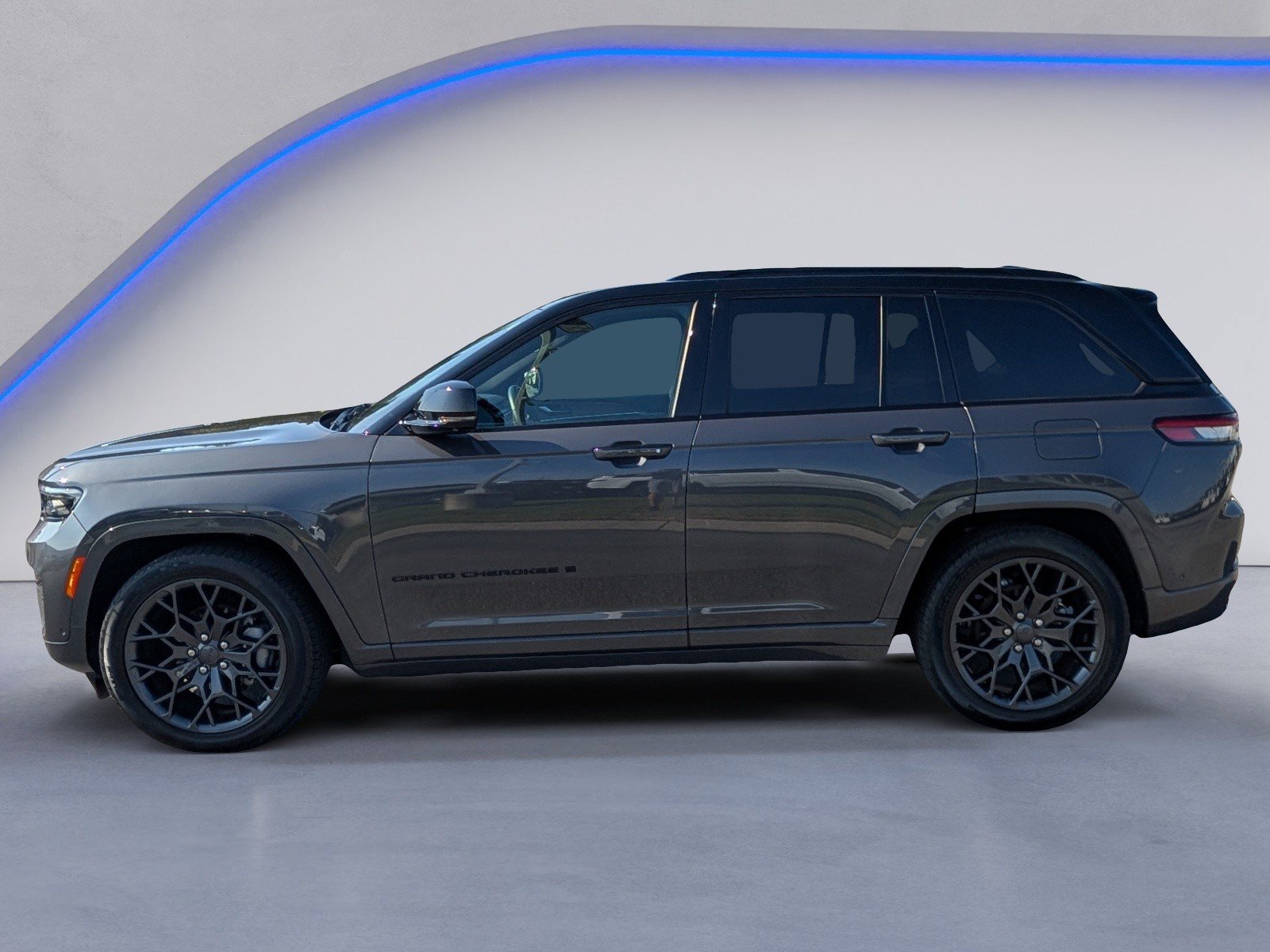 Used 2025 Jeep Grand Cherokee Summit w/ Obsidian Package AWD/4WD image 6