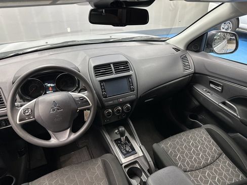 Used 2025 Mitsubishi Outlander Sport AWD image 19
