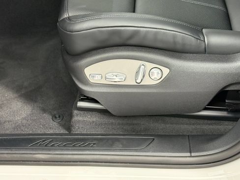 Certified 2026 Porsche Macan AWD/4WD image 16