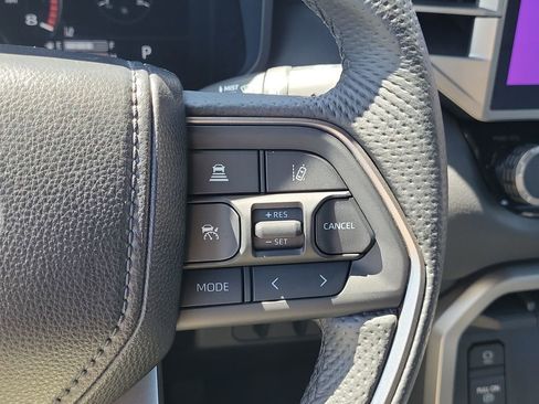 Used 2025 Toyota Tundra Limited image 26