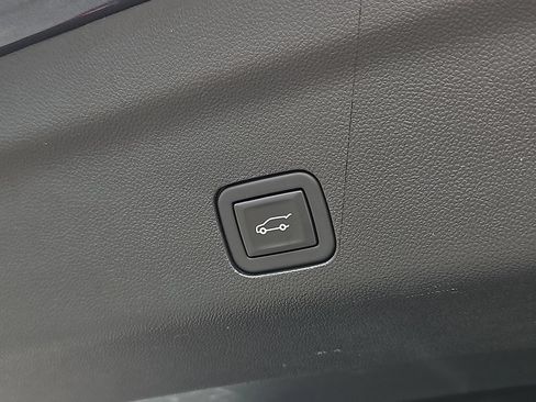 Used 2021 GMC Yukon SLT w/ SLT Premium Package AWD/4WD image 30
