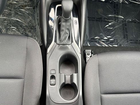 Used 2025 Toyota Corolla LE image 40
