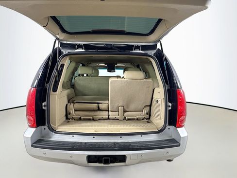 Used 2010 GMC Yukon SLT w/ SLT-2 Equipment Package image 28