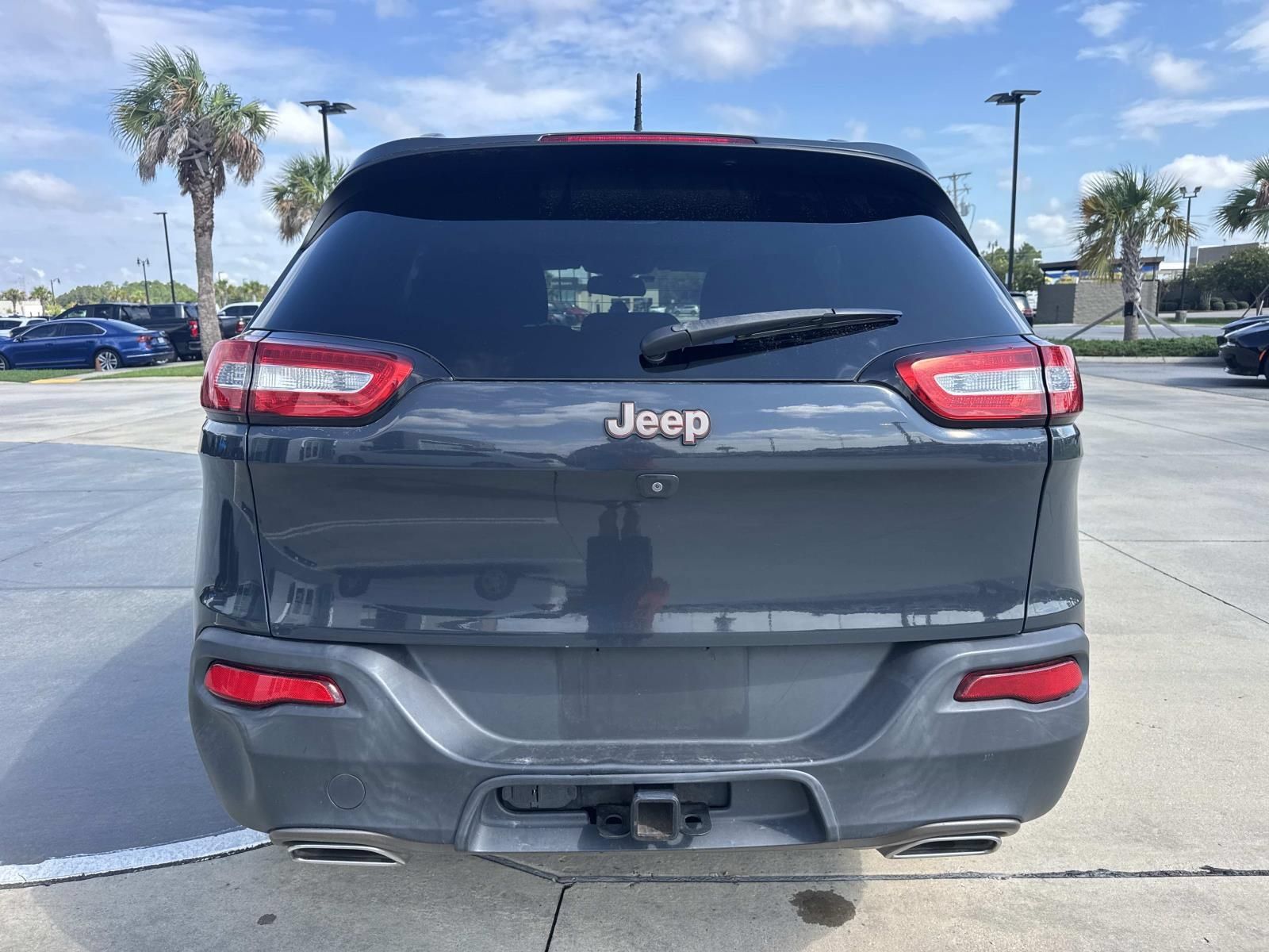 Used 2016 Jeep Cherokee 75th Anniversary FWD image 6
