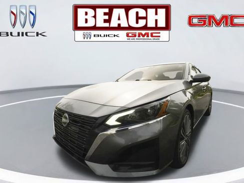 Used 2023 Nissan Altima 2.5 SL AWD/4WD image 7