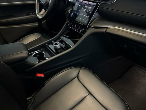 New 2025 Jeep Grand Cherokee Limited image 13