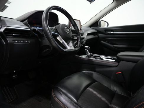 Used 2024 Nissan Altima 2.5 SR FWD image 10