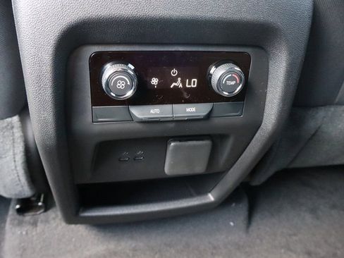 New 2026 Chevrolet Traverse LT w/ Driver Confidence Package FWD image 21