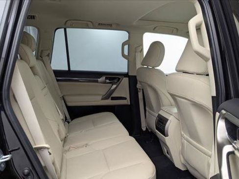 Used 2020 Lexus GX 460 Premium w/ Premium Package AWD/4WD image 18