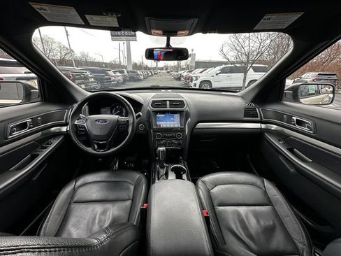 Certified 2018 Ford Explorer XLT w/ Equipment Group 202A image 3