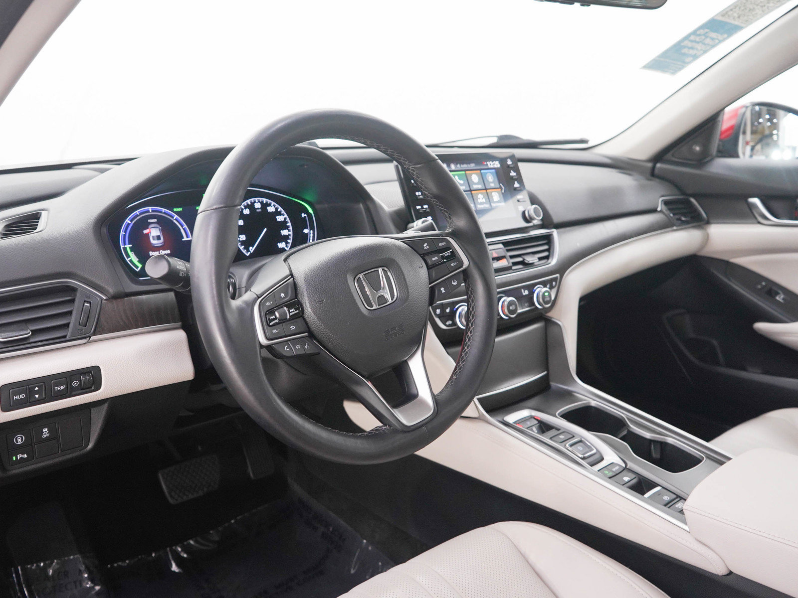 Used 2018 Honda Accord Touring image 23
