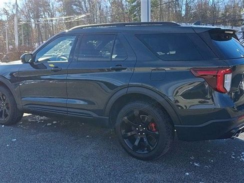 Certified 2022 Ford Explorer ST w/ ST Street Pack image 6