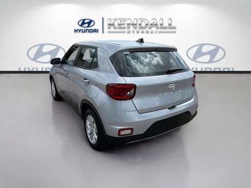 Used 2022 Hyundai Venue SE w/ Cargo Package FWD image 4