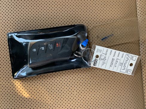 Used 2025 Lexus RX 350 Premium w/ Accessory Package (Z1) FWD image 37