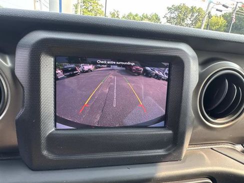 Used 2018 Jeep Wrangler Unlimited Sport S AWD/4WD image 11