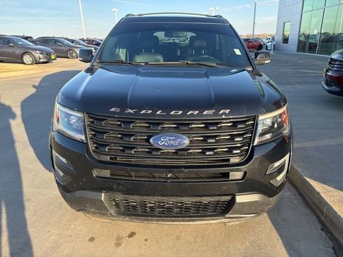 Used 2016 Ford Explorer Sport w/ Equipment Group 401A AWD/4WD image 2