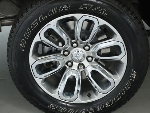 Used 2023 RAM 1500 Laramie AWD/4WD image 12