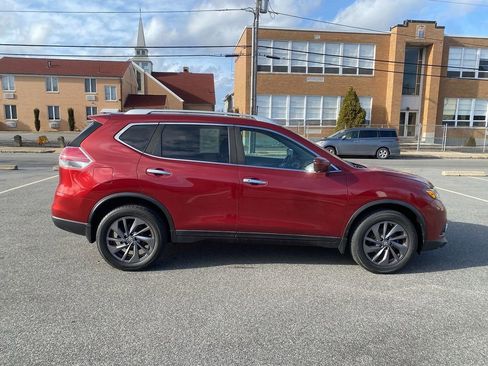 Used 2016 Nissan Rogue SL w/ SL Premium Package image 4