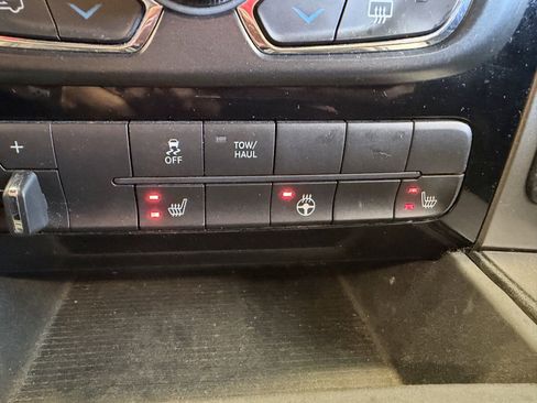 Used 2017 RAM 1500 Sport w/ Sublime Green Sport Package image 31