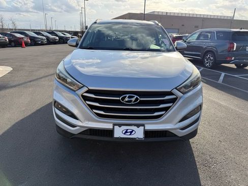 Used 2017 Hyundai Tucson SE image 2