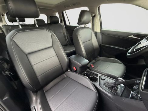 Used 2021 Volkswagen Tiguan SE w/ Panoramic Sunroof Package AWD/4WD image 23