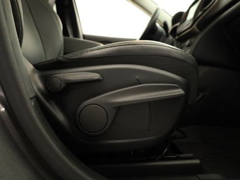 Used 2018 Jeep Cherokee Limited w/ Technology Group image 36