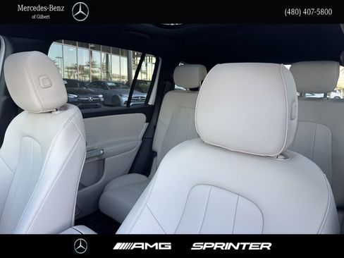 New 2026 Mercedes-Benz GLB 250 image 13