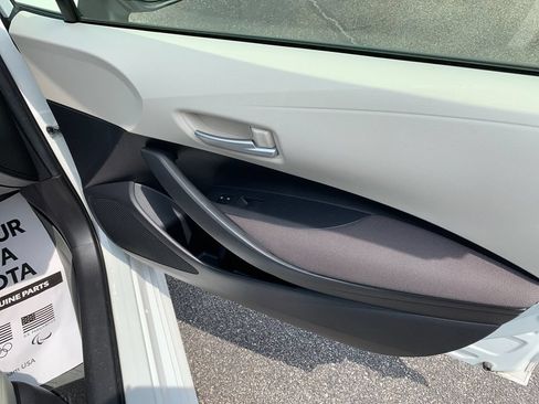 Used 2021 Toyota Corolla LE w/ Carpet Mat Package (TMS) FWD image 19