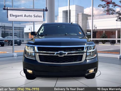 Used 2017 Chevrolet Suburban LT w/ Luxury Package RWD image 2