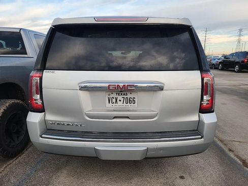 Used 2019 GMC Yukon XL Denali image 6