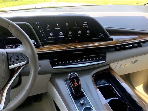 Certified 2024 Cadillac Escalade Sport Platinum w/ LPO, ONYX Package AWD/4WD image 6