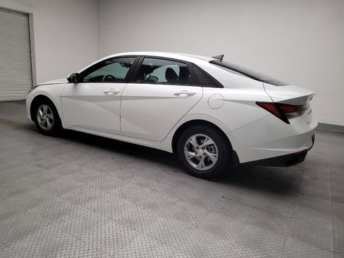 Used 2022 Hyundai Elantra SE FWD image 3