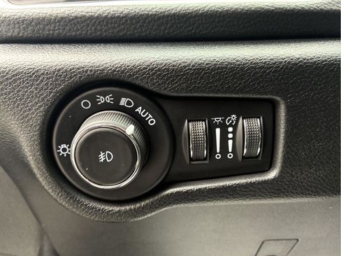 Used 2024 Chrysler Pacifica Limited w/ S Appearance Package AWD/4WD image 19