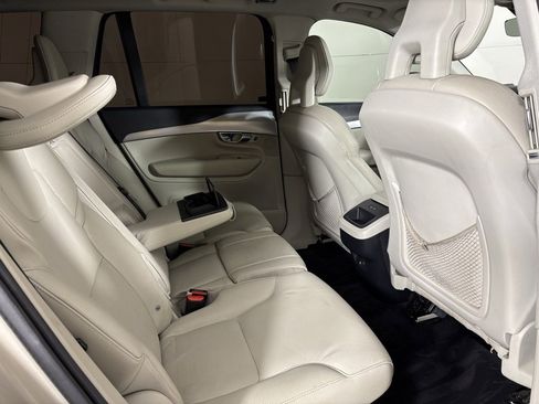 Used 2016 Volvo XC90 T5 Momentum image 17