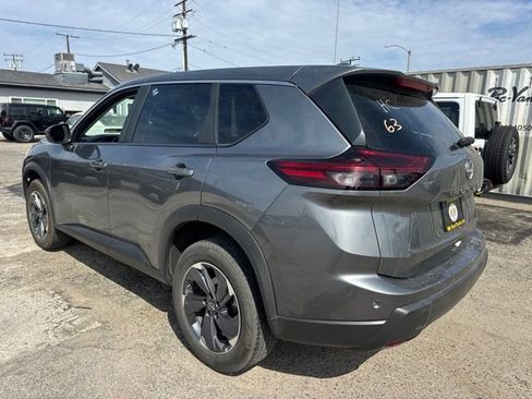 Used 2025 Nissan Rogue SV FWD image 8