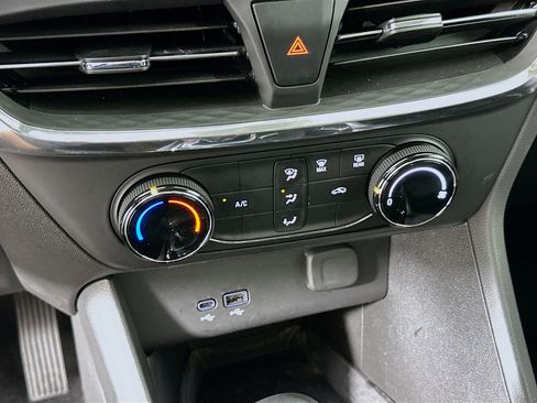 Used 2025 Buick Encore GX Preferred image 23