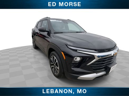 Used 2025 Chevrolet TrailBlazer LT AWD/4WD image 2