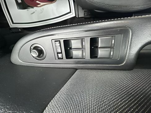 Used 2013 Dodge Avenger SE w/ Blacktop Pkg FWD image 16