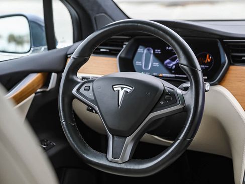 Used 2020 Tesla Model X Long Range AWD/4WD image 15