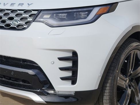 New 2026 Land Rover Discovery Limited Edition image 5